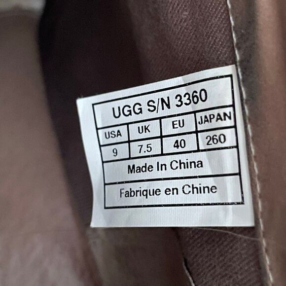 UGG Lynnea Studs clog bootie women’s shoe size 9 - Picture 11 of 12